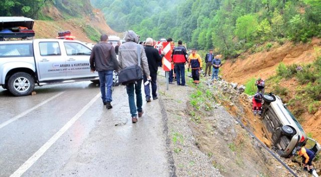Zonguldak&#039;ta otomobil devrildi: 1 ölü, 1 yaralı