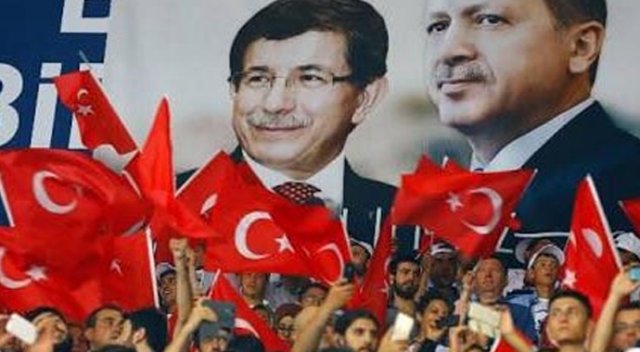 Başbakan Davutoğlu, Konya&#039;da bu sloganlarla karşılandı!