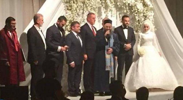 Cübbeli Ahmet Hoca&#039;nın kızı evlendi
