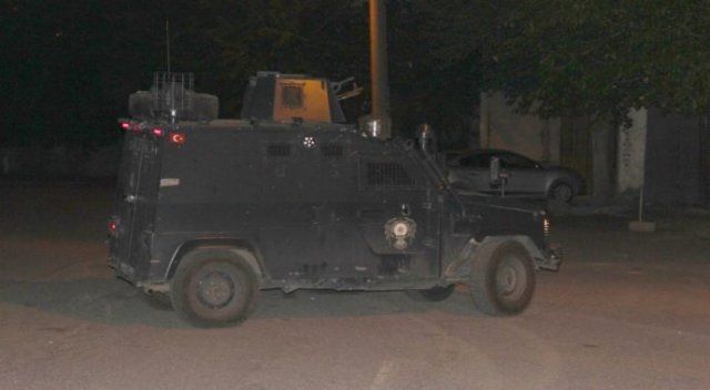 Diyarbakır’da çatışma: 1’i polis 2 yaralı