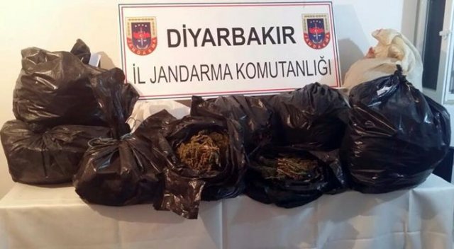 Diyarbakır&#039;daki kaza uyuşturucu tacirini ele verdi
