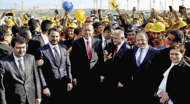 Erdoğan, 4 bakanla havalimanını denetledi