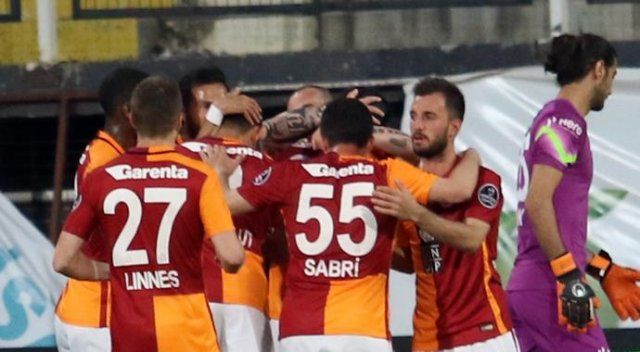 Galatasaray&#039;ın umudu sürüyor