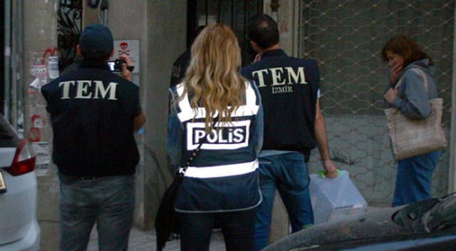 İzmir&#039;de 500 polisle 73 adrese baskın! Fethullah Gülen&#039;in yeğeni gözaltında