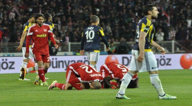 Medicana Sivasspor Fenerbahçe 2-2 maç sonucu