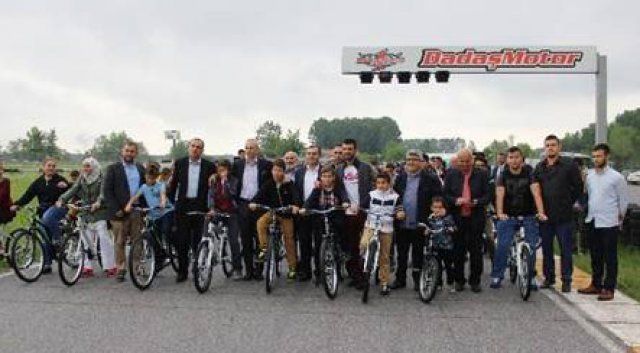 Sofuoğlu&#039;ndan 105 yetim çocuğa bisiklet