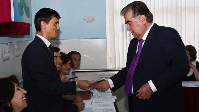 Tacikistan&#039;da anayasa referandumu