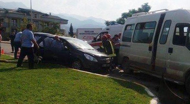 Başkanın eşi ve 2 çocuğu kazada yaralandı