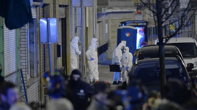 Belçika, terör şüphelilerini Fransa&#039;ya iade edecek