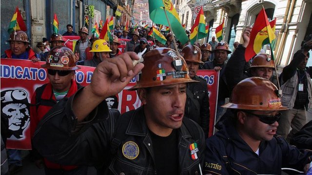 Bolivya&#039;da halk sokaklara döküldü