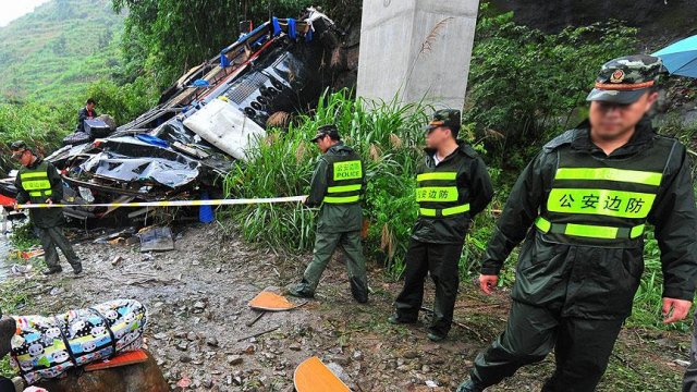 Çin&#039;de otobüs kazası: 30 ölü