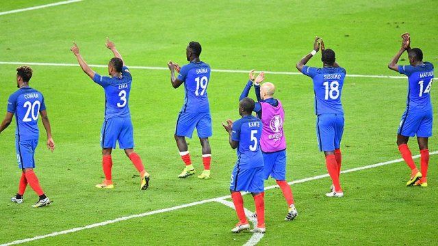 EURO 2016&#039;da A Grubu&#039;nda Fransa liderlik koltuğunda