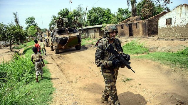 Fransız askerlere Afrikalı sivillere kötü muameleden soruşturma