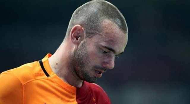 Galatasaray&#039;ı karıştıran Sneijder iddiası!