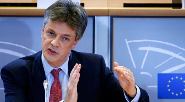 İngiltere Avrupa Birliği Komisyonu Başkanı Jonathan Hill istifa etti