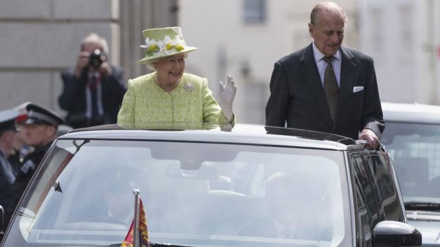 İngiltere&#039;de Kraliçe&#039;nin 90. doğum günü kutlanıyor