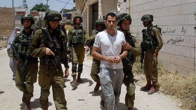 İsrail bir ayda 471 Filisintinliyi gözaltına aldı