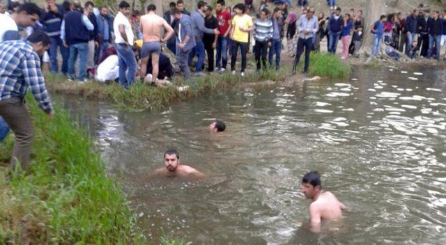 Muradiye Şelalesi’ne giren 2 öğrenci boğuldu