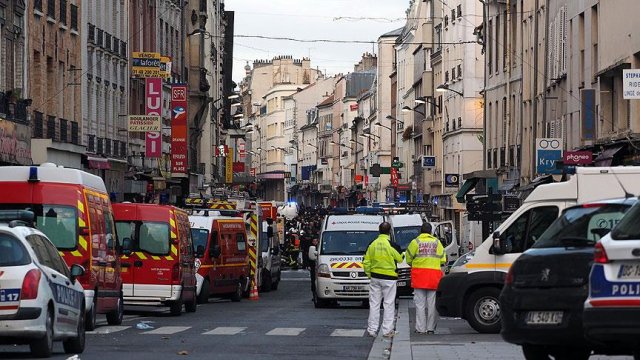Paris banliyösünde yangın: 5 ölü