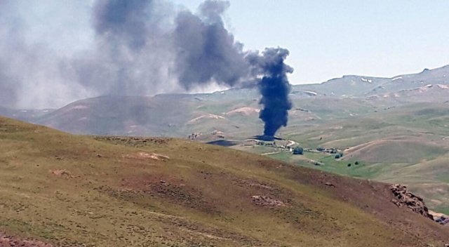 PKK&#039;lılar şantiye basıp araçları ateşe verdi, 25 personel kayıp