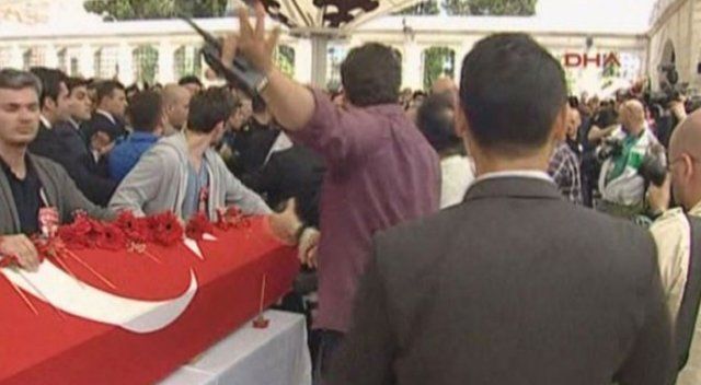 Kılıçdaroğlu&#039;na şehit cenazesinde tepki