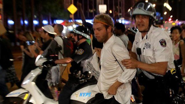 ABD&#039;de polis şiddeti ve ırkçılık karşıtı gösterilerde 48 kişi tutuklandı