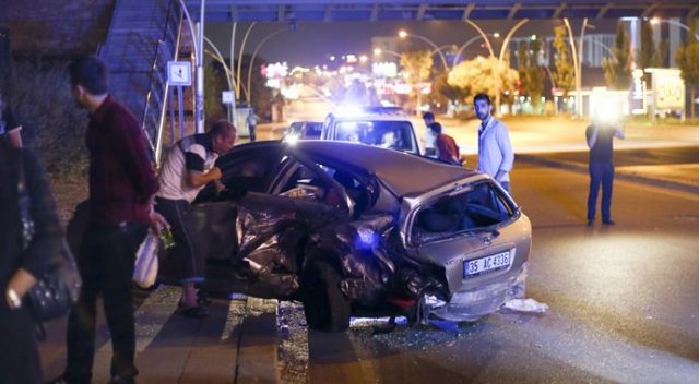 Ankara&#039;da feci kaza: 4 yaralı