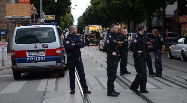 Avusturya&#039;da polis ile soyguncular çatıştı, ölü ve yaralılar var