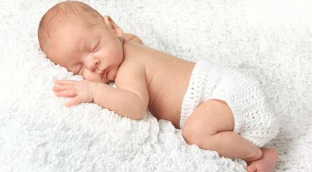 Bebeklerin yüzüstü yatırılması boğulma riskini artırıyor