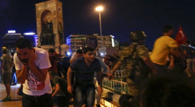 Darbeci askerler, Taksim&#039;de vatandaşı hedef alarak ateş açmış