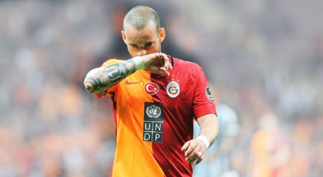 Galatasaray&#039;dan Sneijder&#039;a uyarı