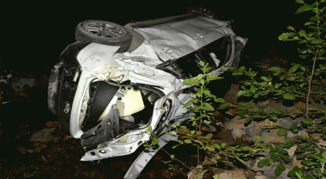 Gümüşhane&#039;de otomobil uçuruma devrildi: 7 yaralı