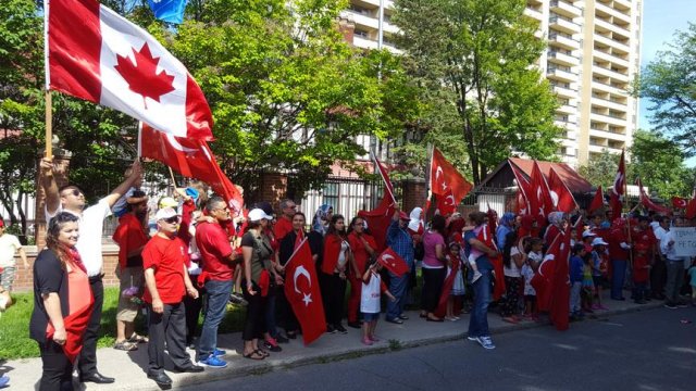 Kanadalı Türklerden FETÖ protestosu