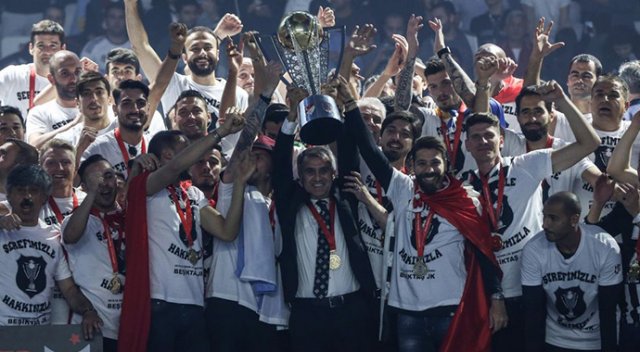 Son şampiyon Beşiktaş&#039;ın yıldızları birer birer yuvadan uçtu