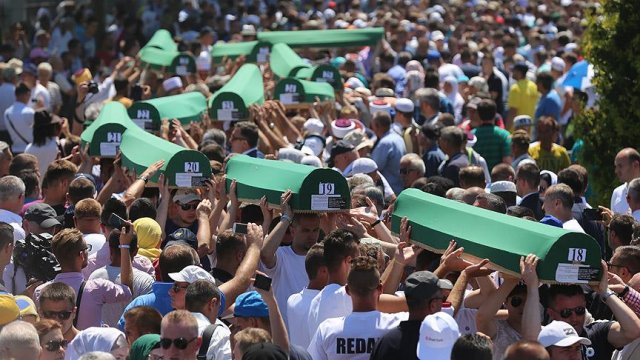 Srebrenitsa soykırımında katledilen 127 Bosnalı defnedildi