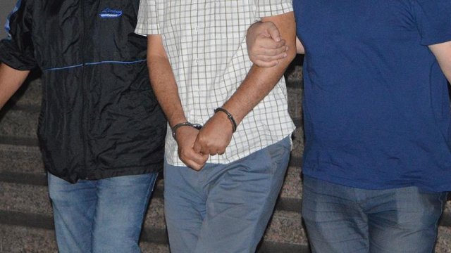 TRT&#039;de sözde bildiri okutan yarbay tutuklandı