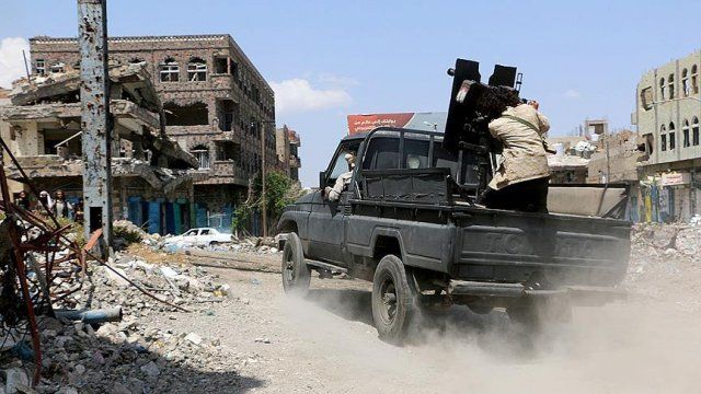 Yemen&#039;de Husiler ve yönetim yanlıları çatıştı: 32 ölü