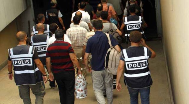 Antalya’da 22 FETÖ’cü polis tutuklandı