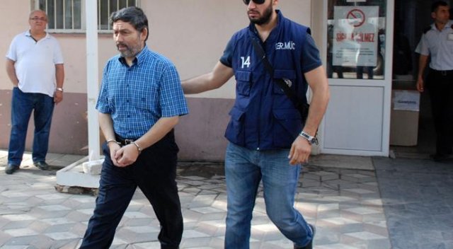 Celal Bayar Üniversite&#039;si eski rektörü tutuklandı