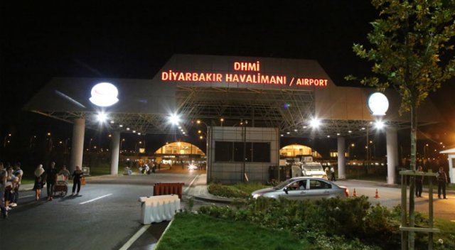 Diyarbakır&#039;da havalimanı polis noktasına roketli saldırı