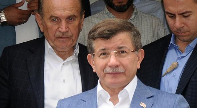 Eski Başbakan Ahmet Davutoğlu,İBB&#039;ye taziye ziyareti