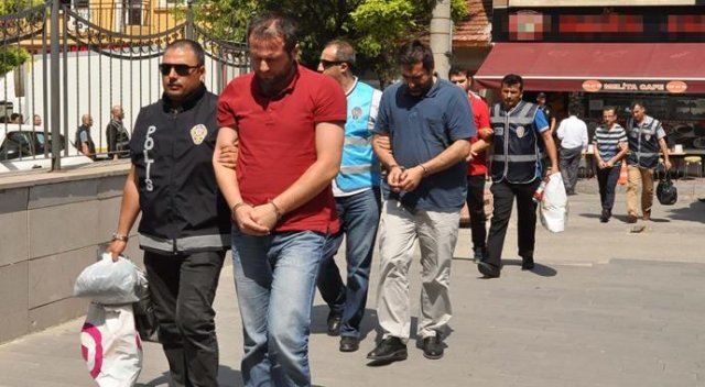 Eskişehir&#039;de 38 polis adliyeye sevk edildi