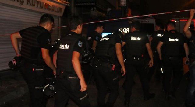 İstanbul&#039;da çatışma, ölü ve yaralılar var