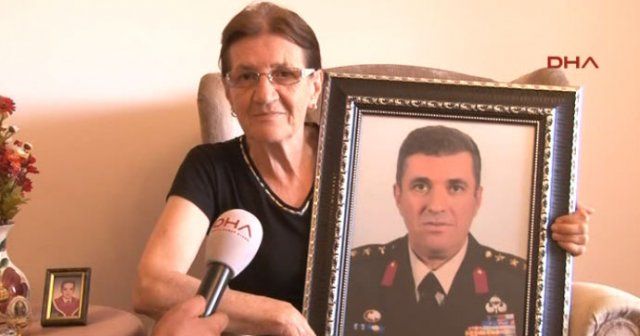 İstanbul&#039;u canı pahasına koruyan kahraman albayın annesi konuştu
