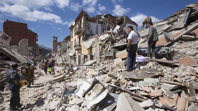 İtalya’daki depremde ölenlerin sayısı 250&#039;ye yükseldi