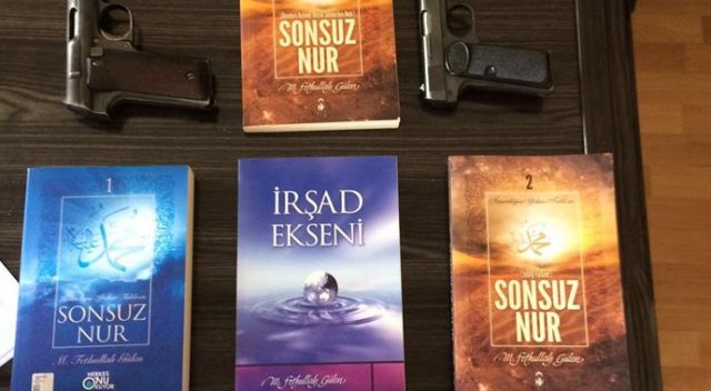 PKK&#039;lının evinden FETÖ elebaşı Gülen&#039;in kitapları çıktı