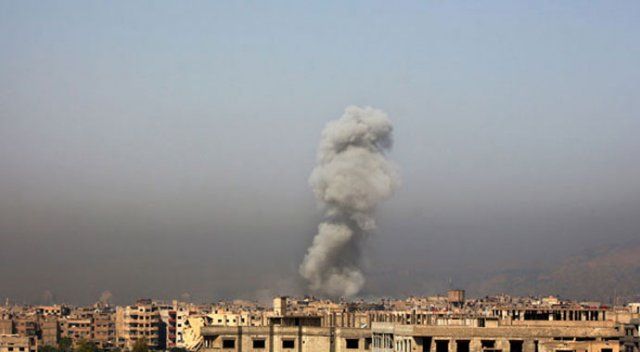 Rejim uçakları Şam&#039;ı bombalıyor!
