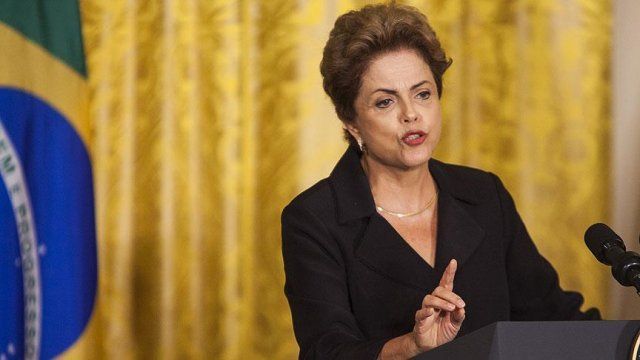 Rousseff görevden azledildi