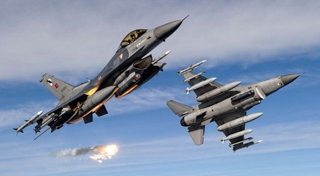 Savaş uçakları Şemdinli&#039;de PKK hedeflerini vurdu