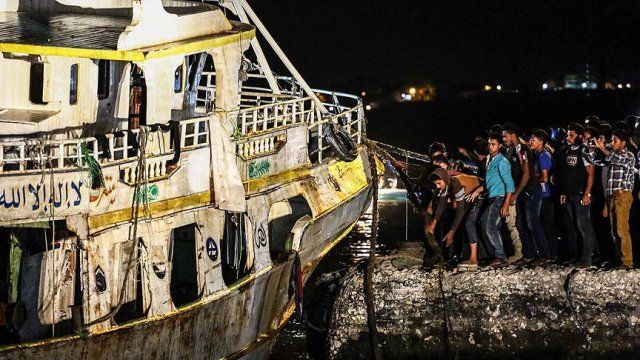 Akdeniz&#039;de batan göçmen teknesi su yüzeyine çıkarıldı
